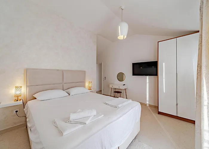 Awesome In Stankovic With Wifi Casa vacanze Orebić