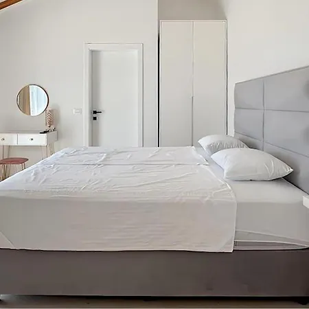 Awesome In Stankovic With Wifi Holiday home *