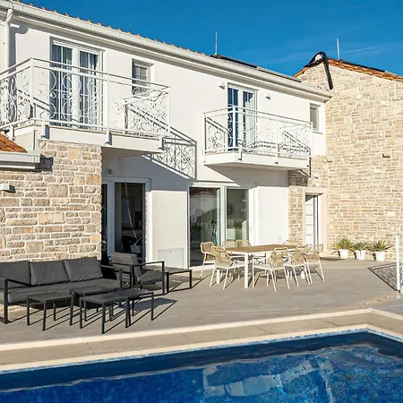 Сasa de vacaciones Awesome In Stankovic With Wifi